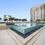 Family-Friendly 2Br With Pool, Gym, Kitchen Near Dubai Hills