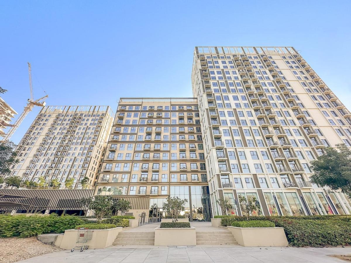Family-friendly 2br With Pool, Gym, Kitchen Near Hills * Dubai